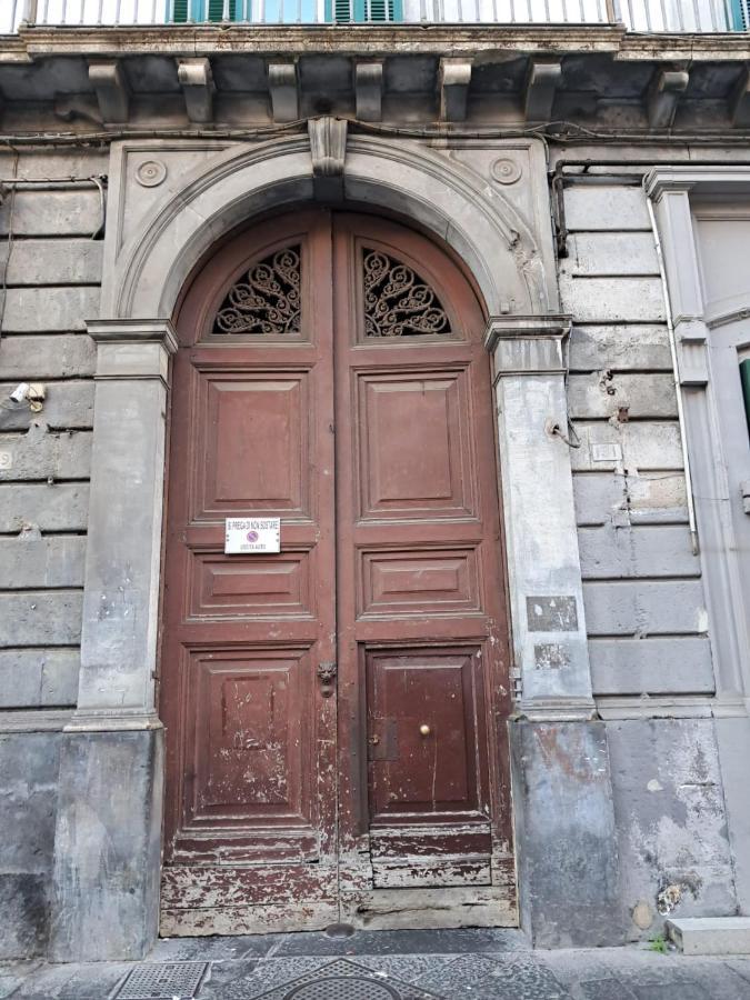 Il Basso Di Gilda Napoli Bagian luar foto